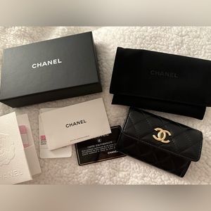 (SOLD) BNIB Chanel Flap Card Holder